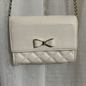 F21 Ivory Gold Tone Chain Strap Faux Leather Quilted Mini Crossbody Bag Purse